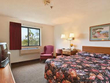 Hotel Super 8 By Wyndham Augusta Exteriér fotografie